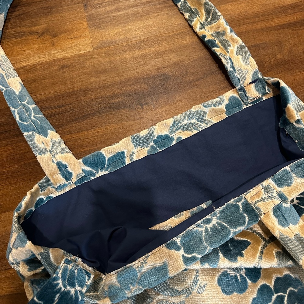 Oversized VINTAGE Tote - Picture 6 of 9